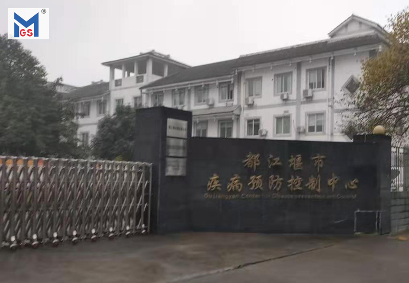 美格斯機械為都江堰市疾病預防控制中心定做一臺導軌升降貨梯 