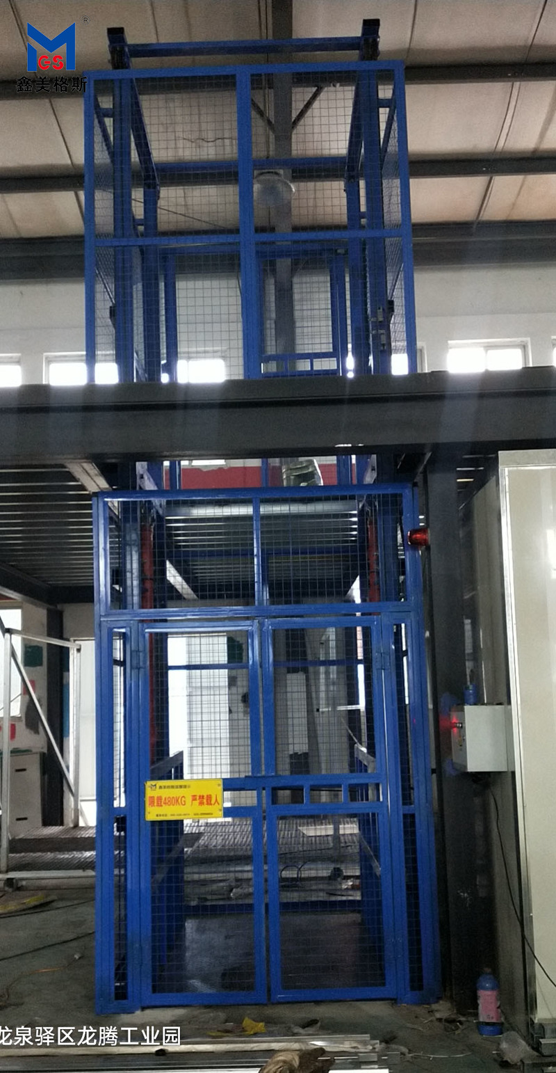 成都龍泉驛區龍騰工業城3C液壓升降貨梯